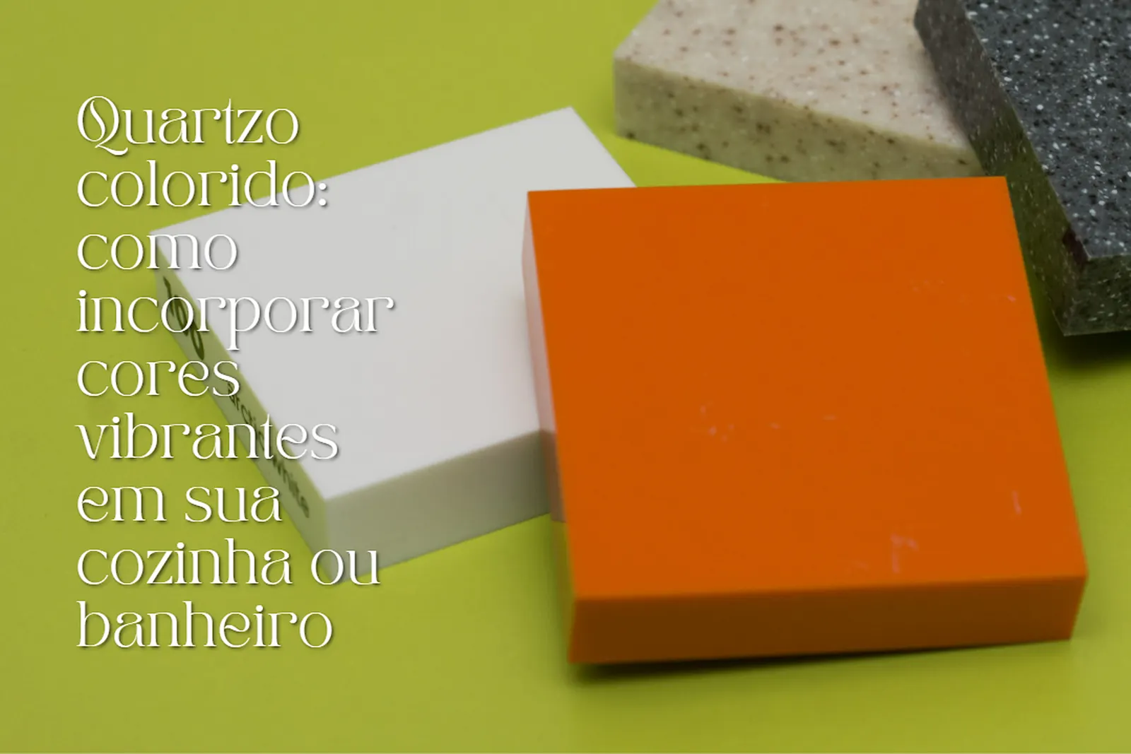 Quartzo colorido em cozinha e banheiro
